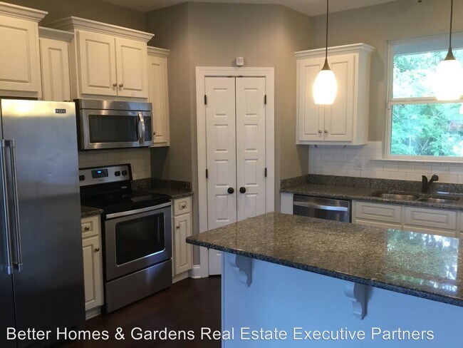 Building Photo - 4 br, 2 bath House - 539 Great Falls