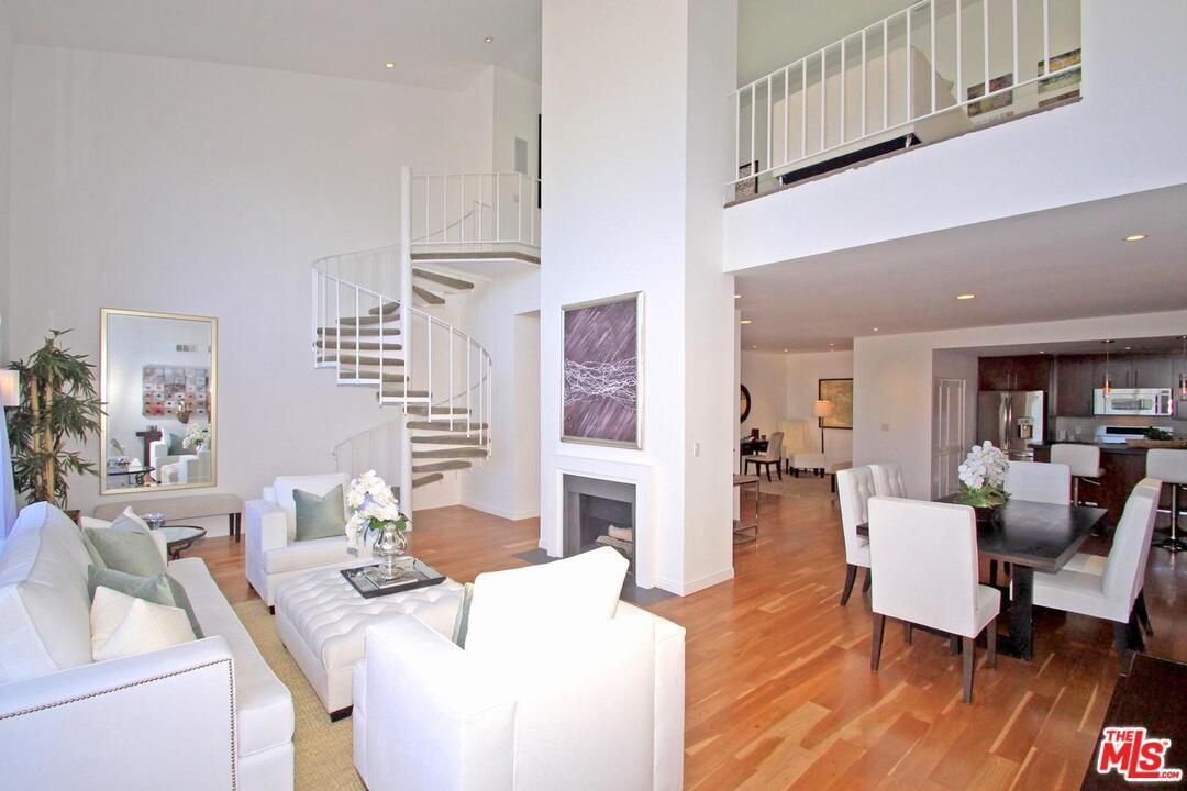 Foto principal - 1505 S Bentley Ave