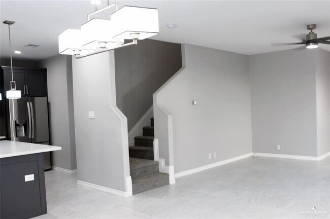 Building Photo - 2536 S Links Dr