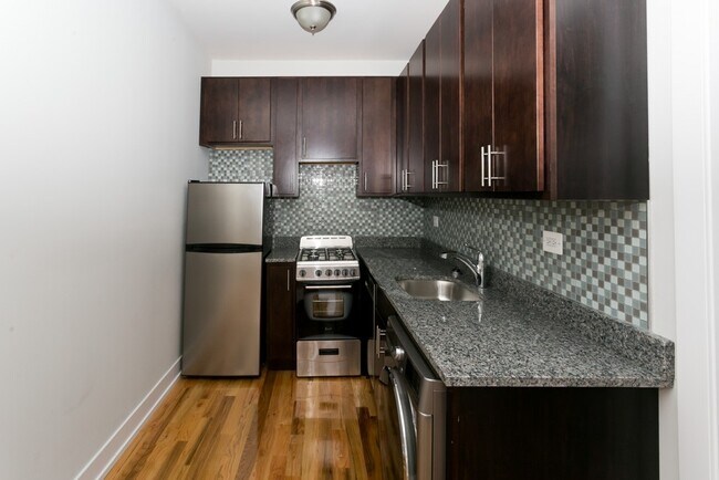 Foto del edificio - 2214 W Wilson Ave