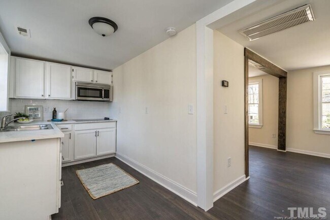 Building Photo - 1707 Fort Bragg Rd