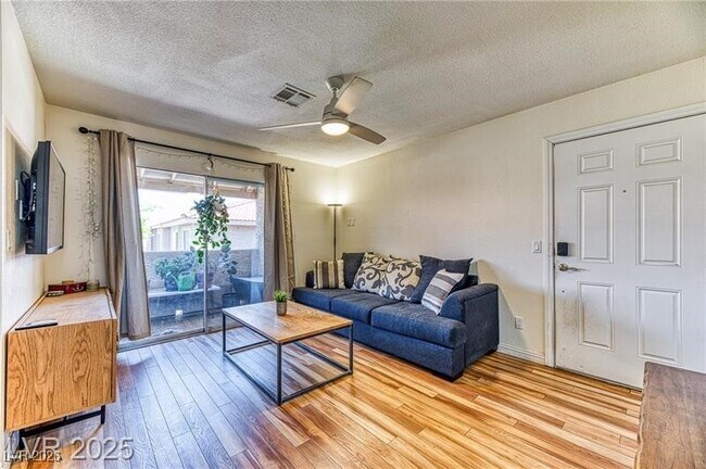 Foto del edificio - 7200 W Pirates Cove Rd