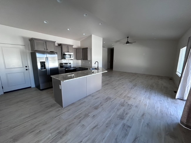 Foto del edificio - 108 Centennial Ct