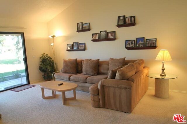 Foto del edificio - 40280 Bay Hill Way
