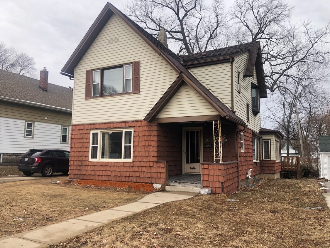 8438 W Lapham St Unit 8440 W. Lapham, West Allis, WI 53214 8438 W Lapham St West Allis, WI