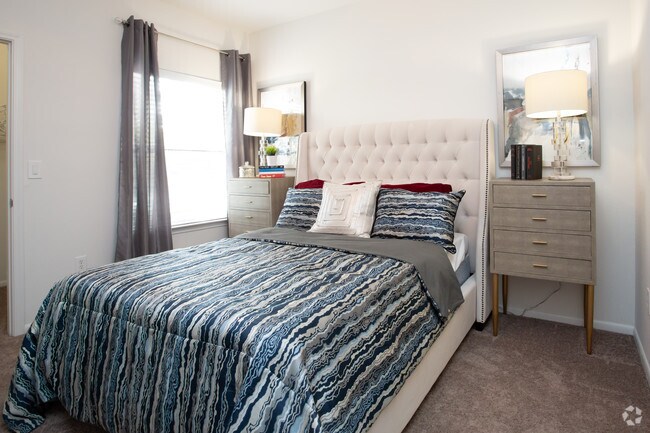 2 Bd, 2 Ba - Bridge at River Place