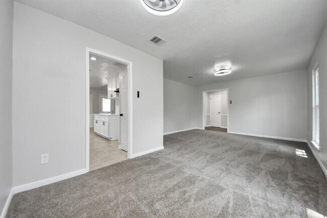 Foto del edificio - 10602 Raydell Dr