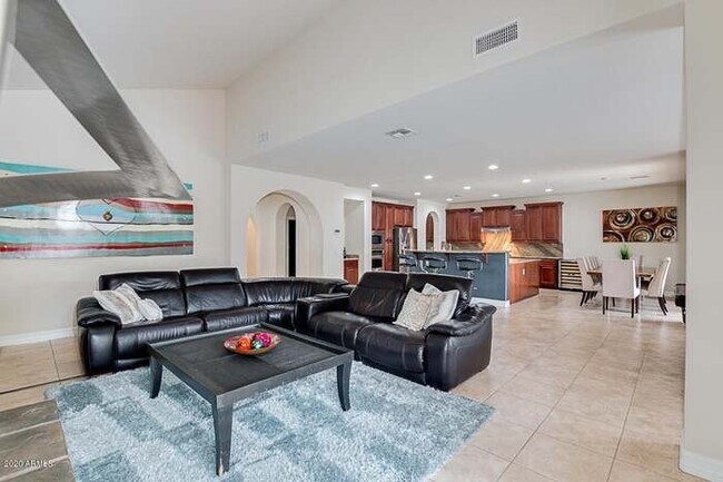 Building Photo - Stunning Aviano in Desert Ridge