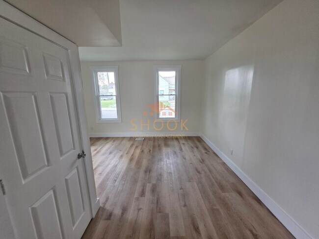 Foto del edificio - COMPLETELY RENOVATED 3 BR HOME