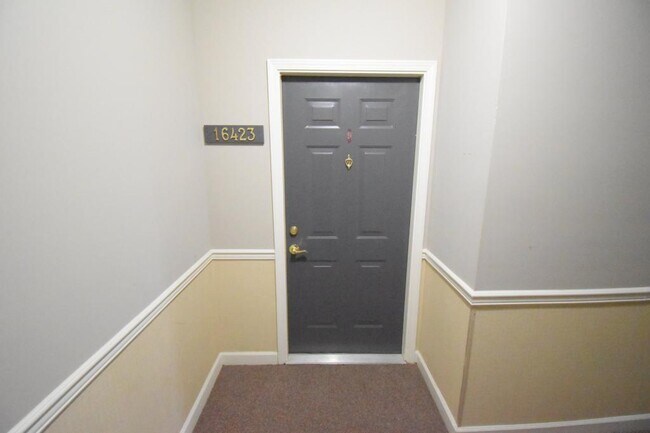 Foto del edificio - 16423 Golden River Ln