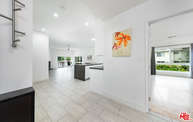 Foto del edificio - 630 Kelton Ave