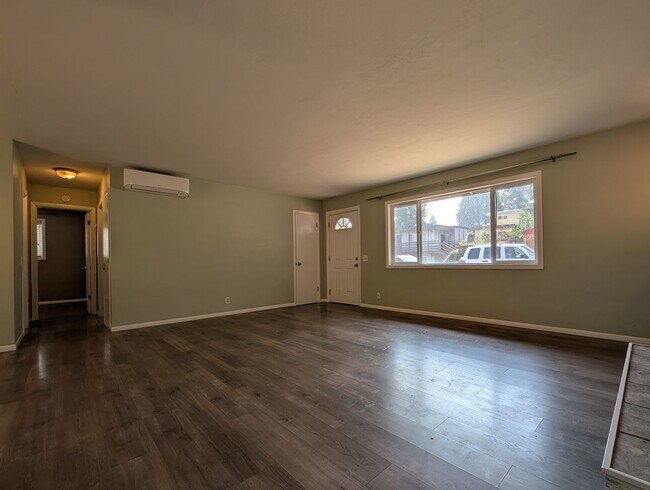 Foto del edificio - 35 W 30th Ave