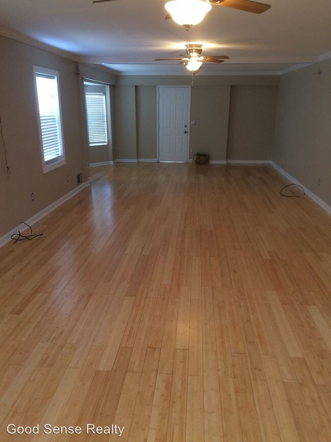 Foto del edificio - 3 br, 2 bath House - 3418 Sutton Place