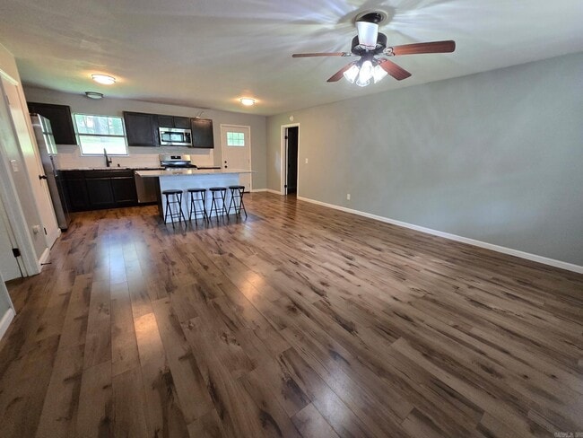 Foto del edificio - 6637 Grayson Dr