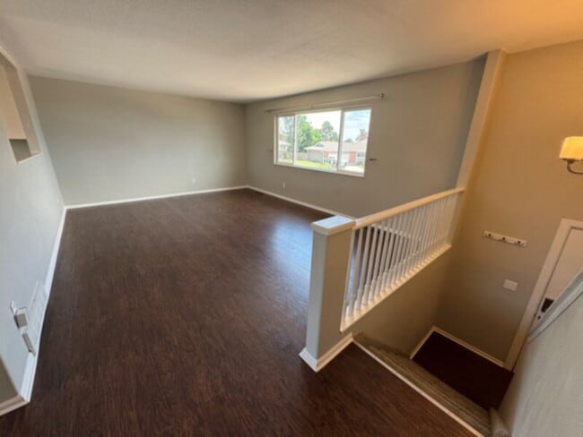 Building Photo - Fabulous bi level home in Vista Grand Terrace