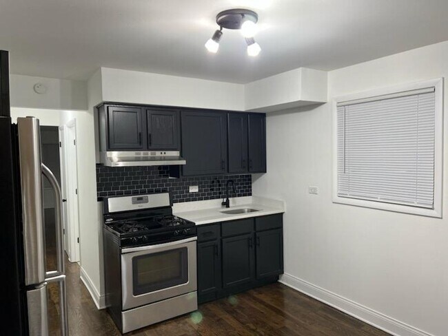 Foto del edificio - 7507 W. 58th St.