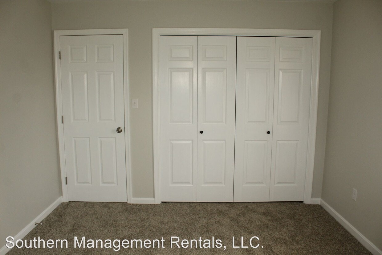 Building Photo - 2 br, 1.5 bath House - 1676 Jefferson Road #4