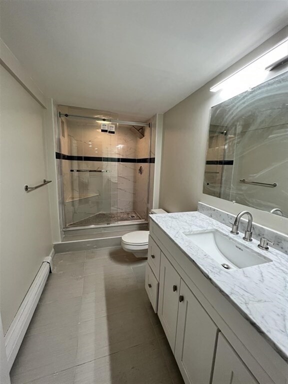 Foto del edificio - 241 W 5th St