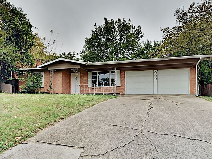 Primary Photo - No Application Fees* $500 off 1st Month Rent*