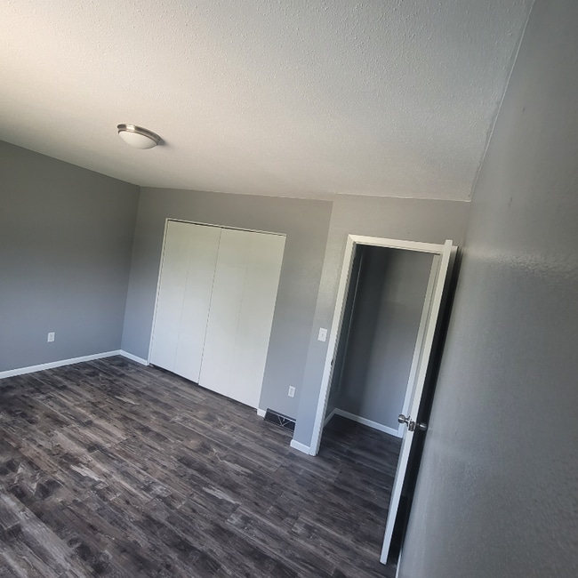 Building Photo - 1609 Meadowlark Dr SW