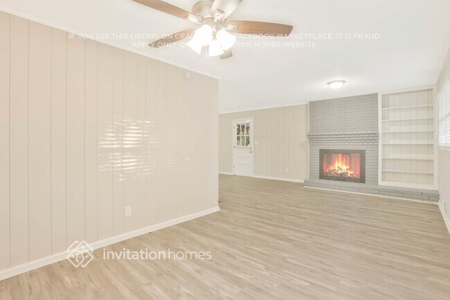 Building Photo - 1196 Evangeline Rd