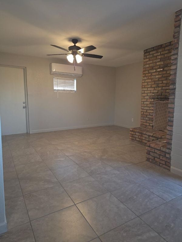 Building Photo - 624 E Roosevelt Ave