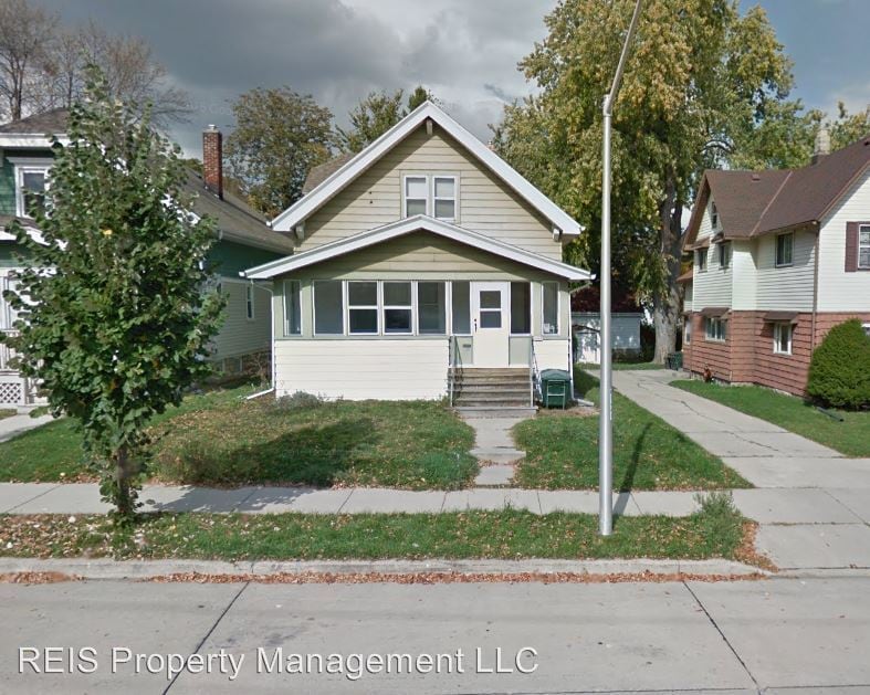 Primary Photo - 8448 W Lapham St