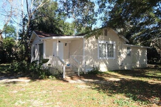 Building Photo - 15 Alethia St