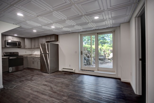 Building Photo - 308 E Mary St