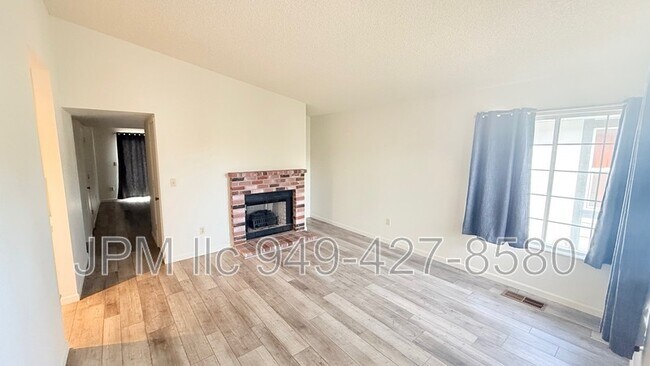 Foto del edificio - 1747 Bluehaven Dr