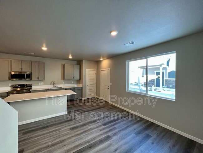 Foto del edificio - 1353 Reynolds St