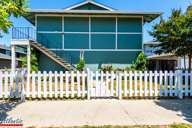 Building Photo - 203 Wilton Dr