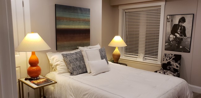Comfortable, nicely sized Bedroom - 443 E 141st St