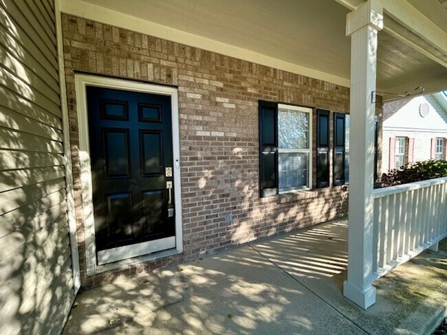 Building Photo - Beautiful 4 bed 2.5 bath home