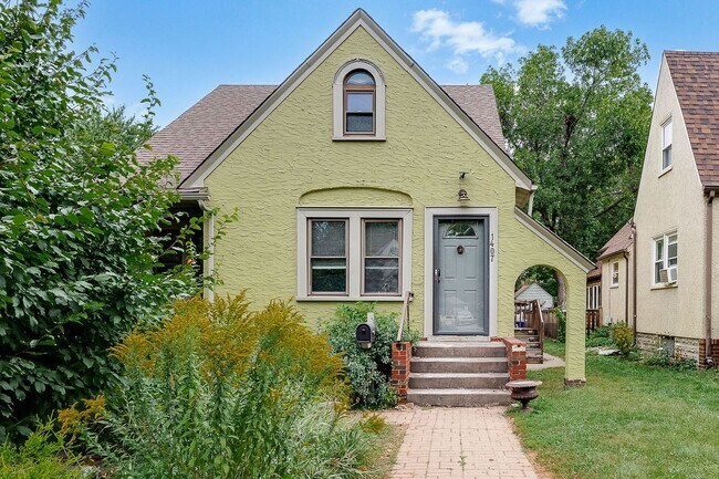 Foto del edificio - 1407-1409 Hubbard Ave