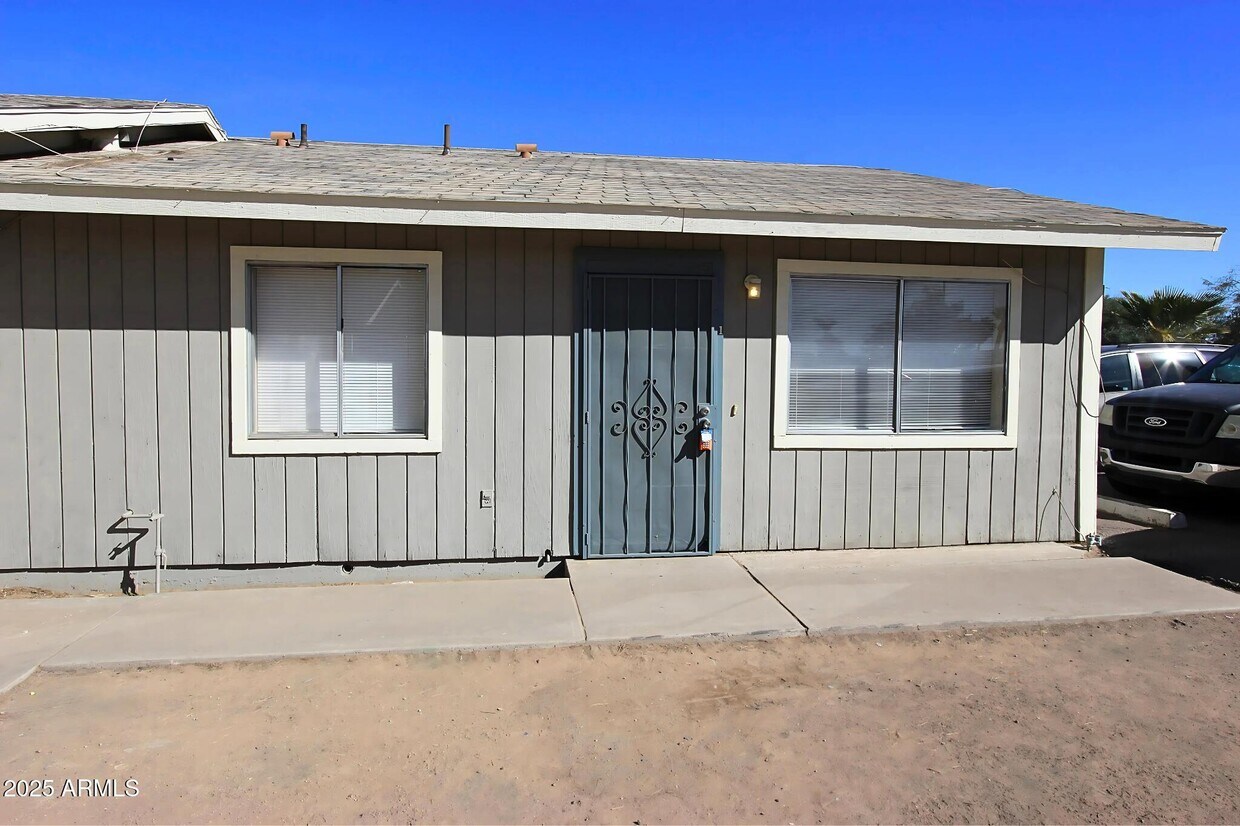 Foto principal - 452 E 9th Ave