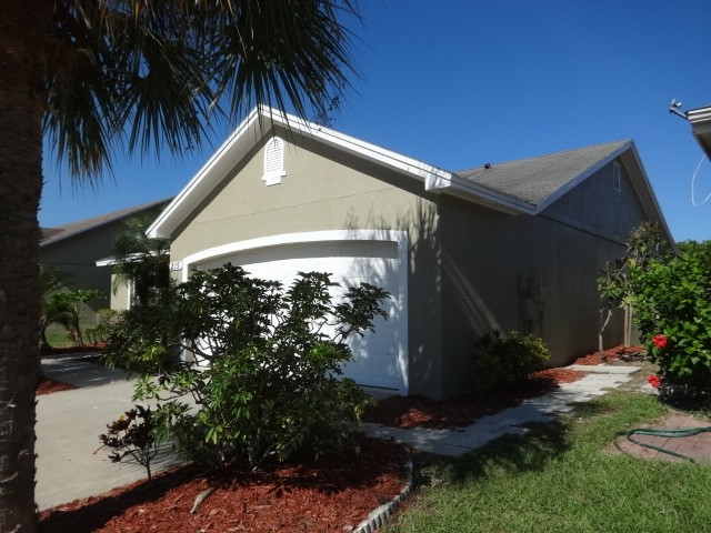 Building Photo - 215 Lookout Dr