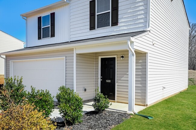 Foto del edificio - 1600 Robins Nest Drive