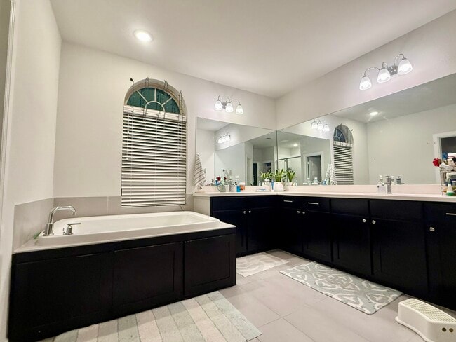 Building Photo - 1803 Desert Willow Way