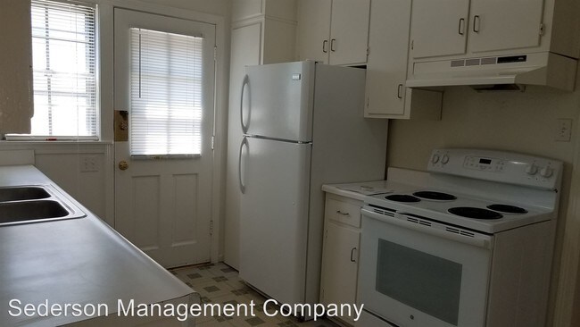 Building Photo - 1237 W 75th St