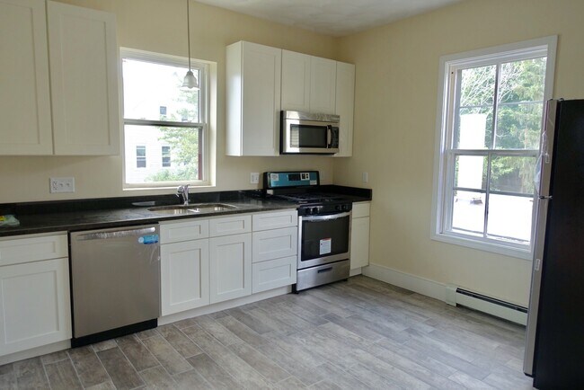Building Photo - 42 Chapin Ave