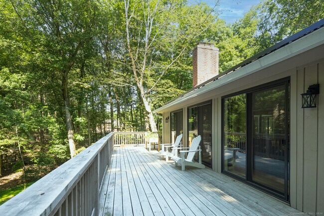 Foto del edificio - 15 Treadwell Ct