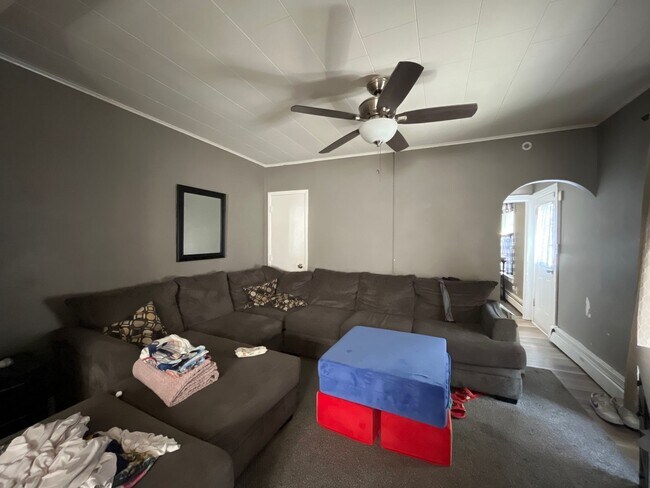 Foto del edificio - Well-maintained 3-bedroom home in Southsid...