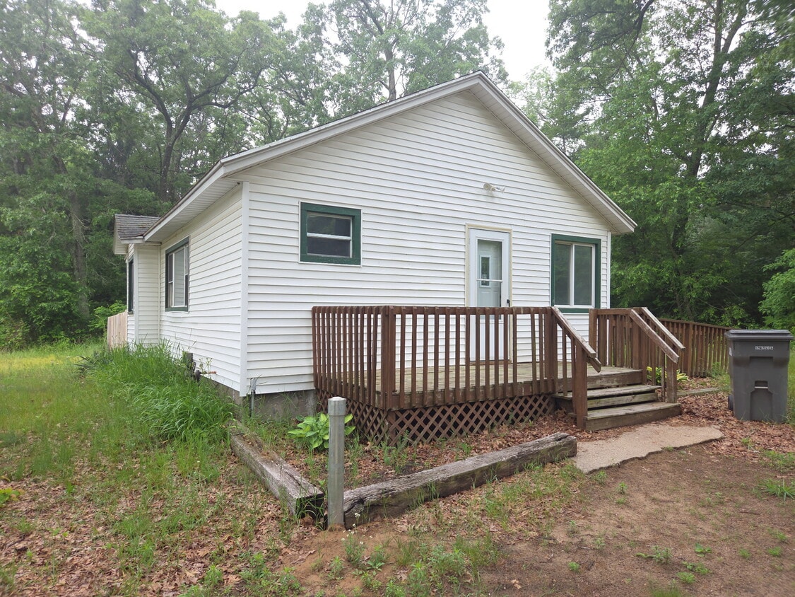 Building Photo - 168 E Englewood Rd