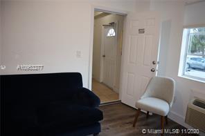 Foto del edificio - 8415 Harding Ave