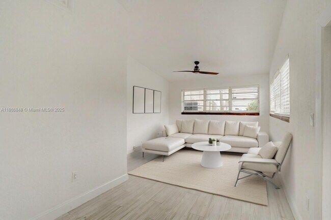 Foto del edificio - 7091 Taft St