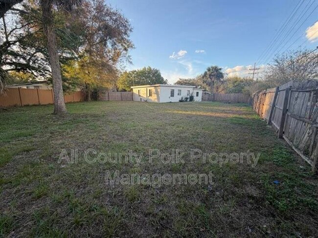 Building Photo - 2700 Homer Cir