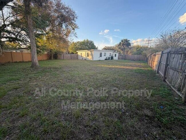 Foto del edificio - 2700 Homer Cir