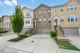Building Photo - 811 Sunset Park Dr