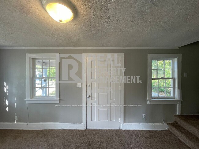 Foto del edificio - 2677 Napier Ave